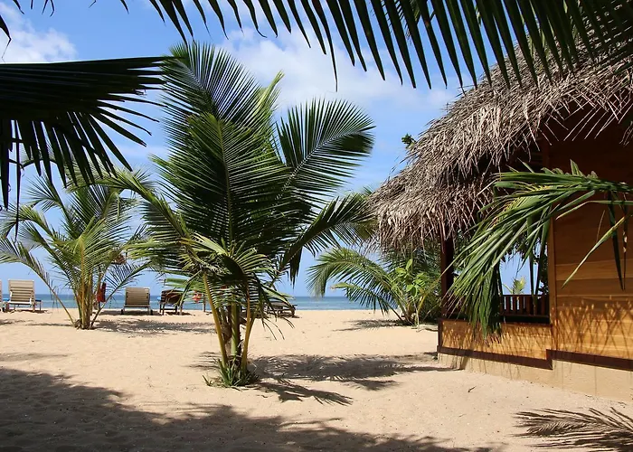 Shiva\'S Beach Cabanas